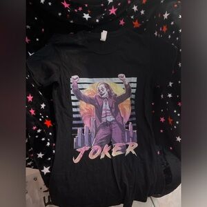 Joaquin Phoenix Joker shirt! Small and cute, 80s style perfect for Joker 2